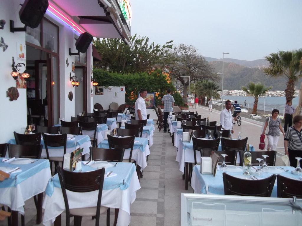 George & Dragon Beach Hotel Μαρμαρίς Εξωτερικό φωτογραφία